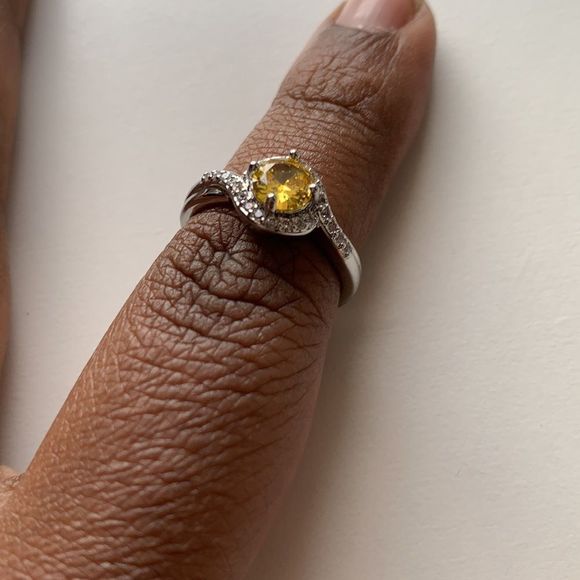 ❌Yellow Gemstone Ring NWOT - Picture 2 of 7